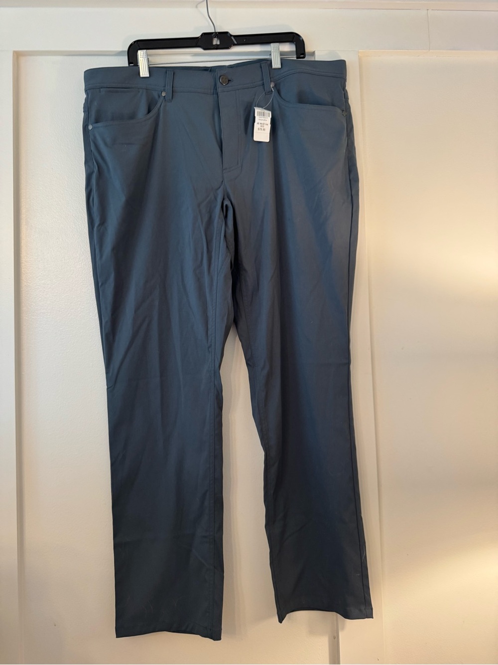 L.L. Bean Slate Blue Men's 5 pocket Pants VentrStrtch NWT SIZE 40w x 32in